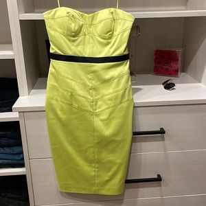 Vibrant Yellow Jessica Simpson dress